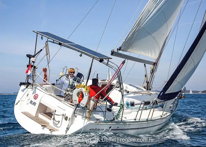 Learn To Sail In Paradise *