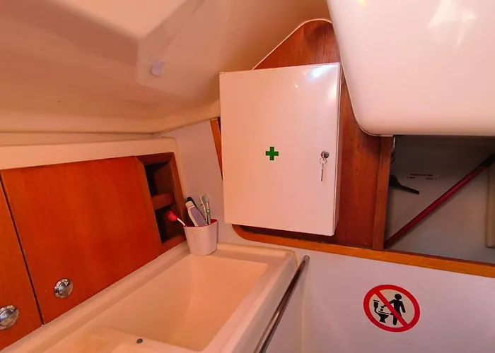 Learn To Sail In Paradise Botel Pula