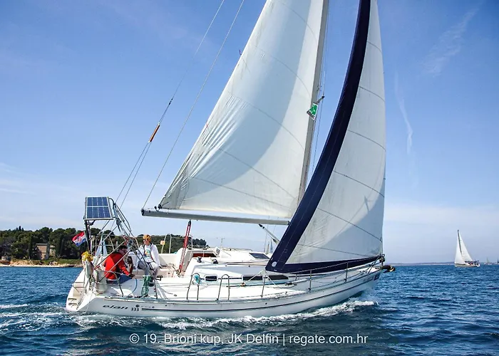 Learn To Sail In Paradise Botel *