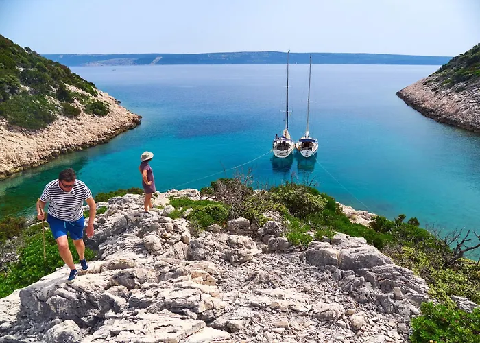 Learn To Sail In Paradise *