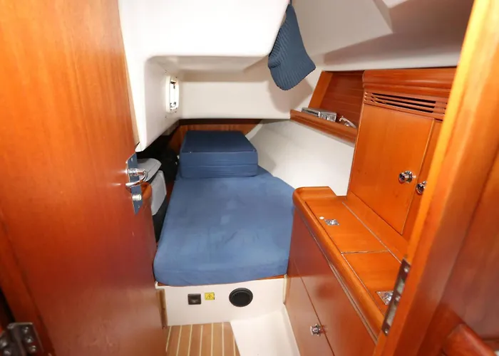 Learn To Sail In Paradise * Pula